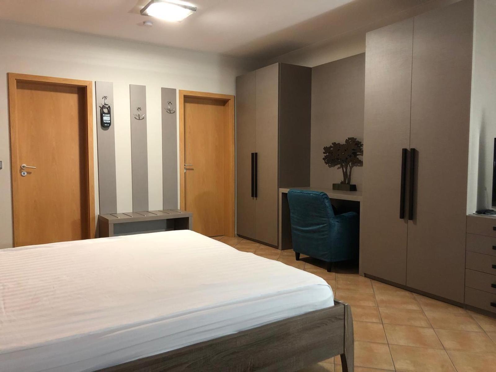 Appart-Hotel Gwendy Bour Екстериор снимка