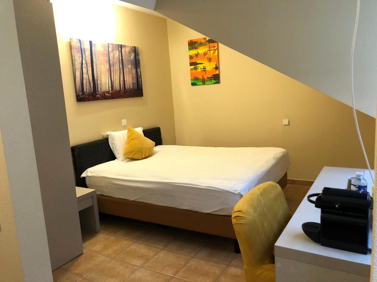 Appart-Hotel Gwendy Bour Екстериор снимка