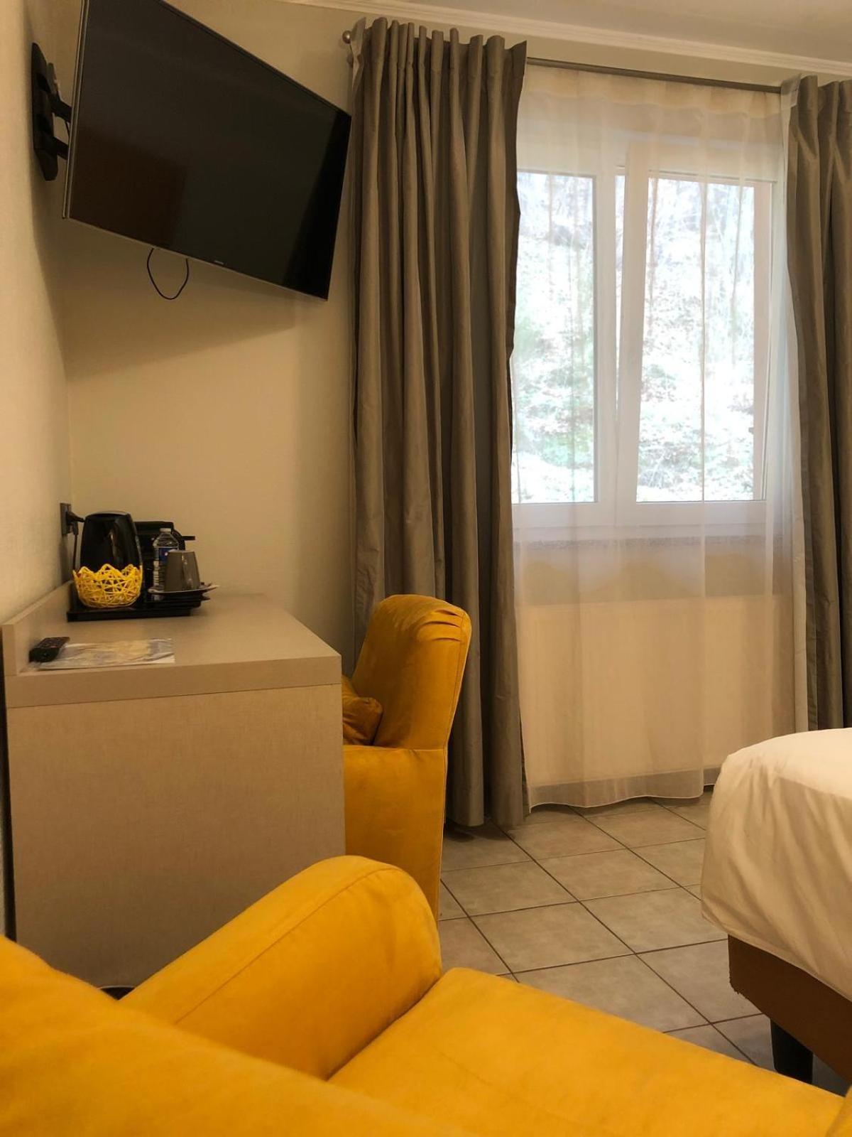 Appart-Hotel Gwendy Bour Екстериор снимка