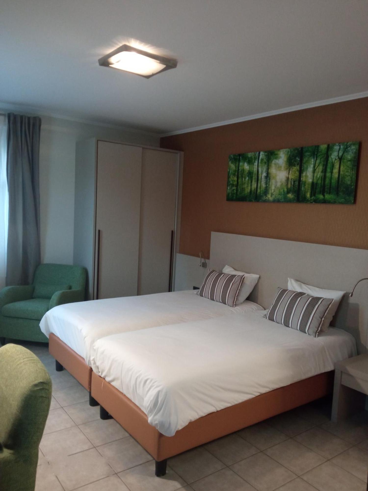Appart-Hotel Gwendy Bour Екстериор снимка