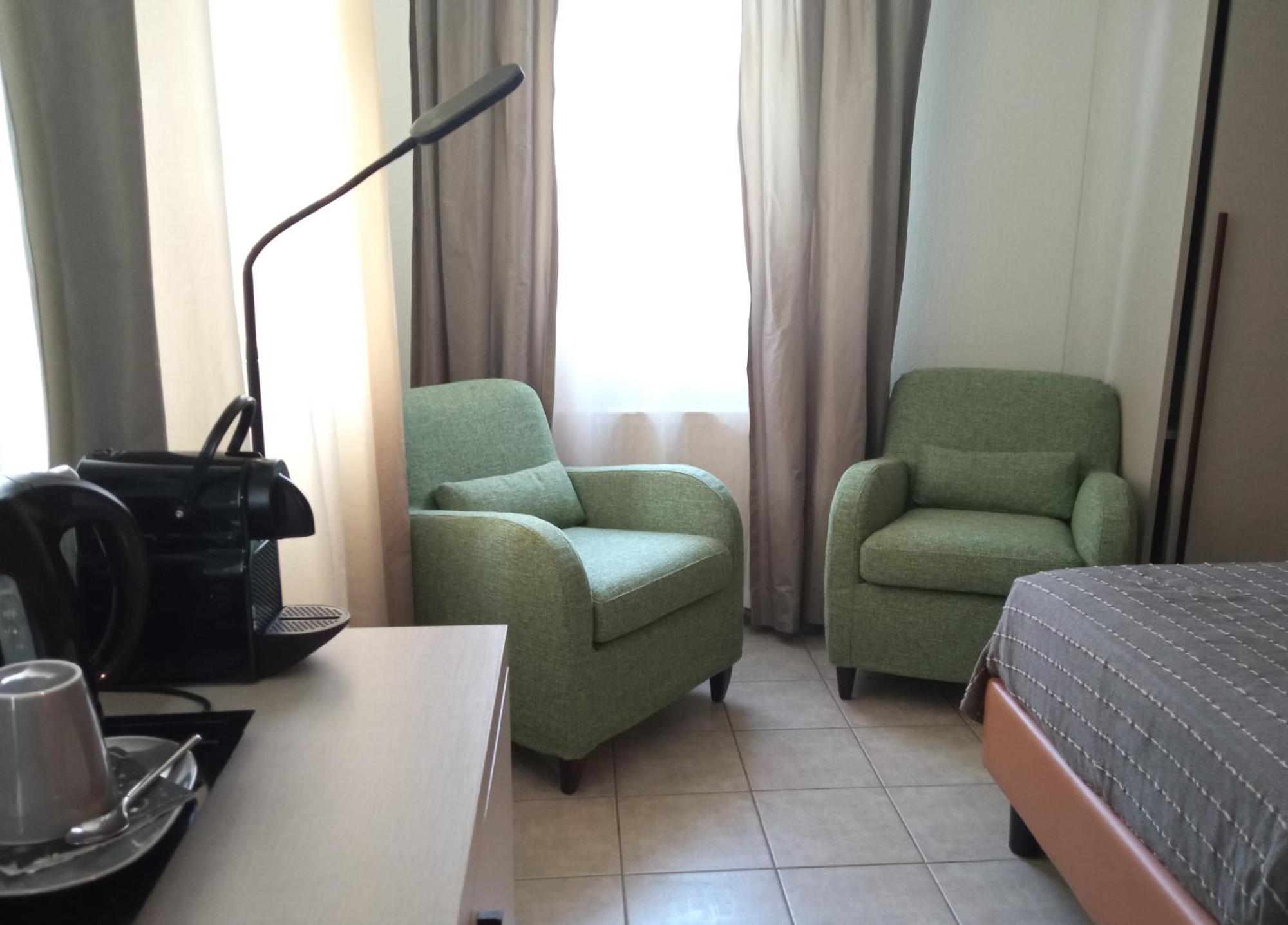 Appart-Hotel Gwendy Bour Екстериор снимка