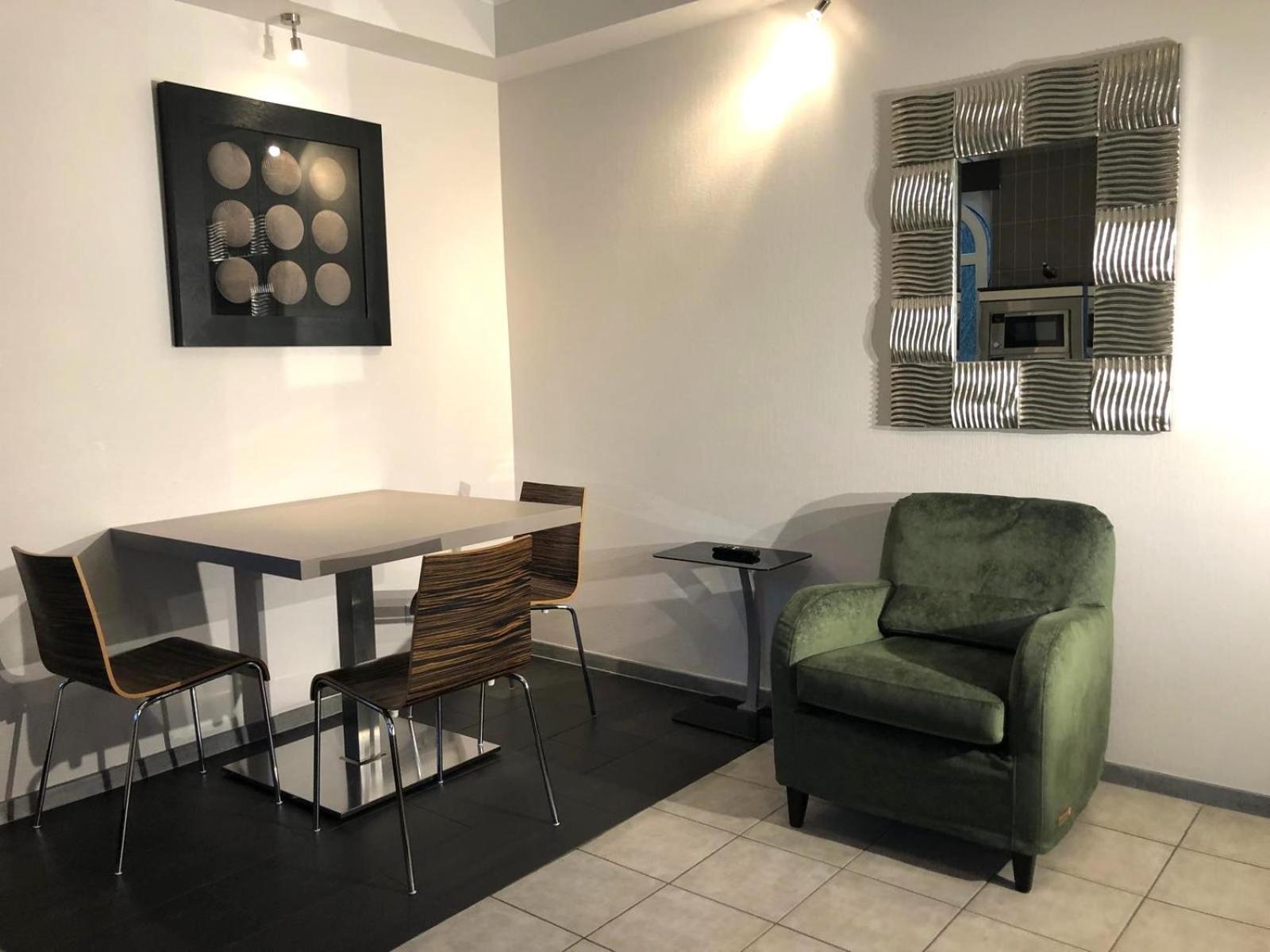 Appart-Hotel Gwendy Bour Екстериор снимка