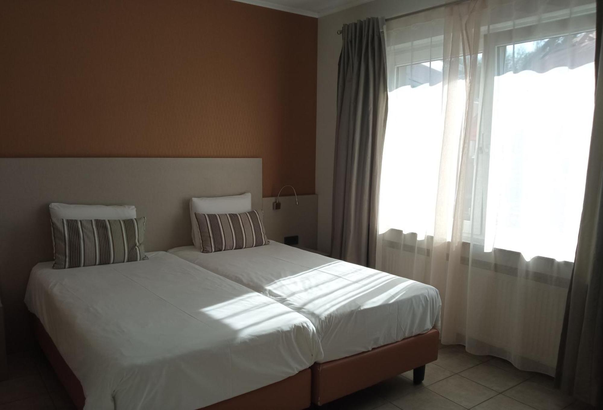 Appart-Hotel Gwendy Bour Екстериор снимка